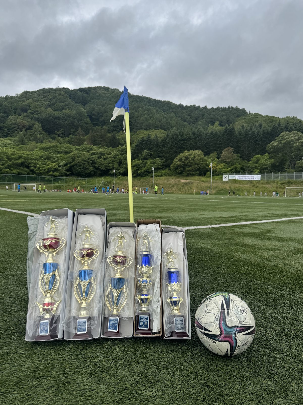 サッカー大会用トロフィーの制作実績